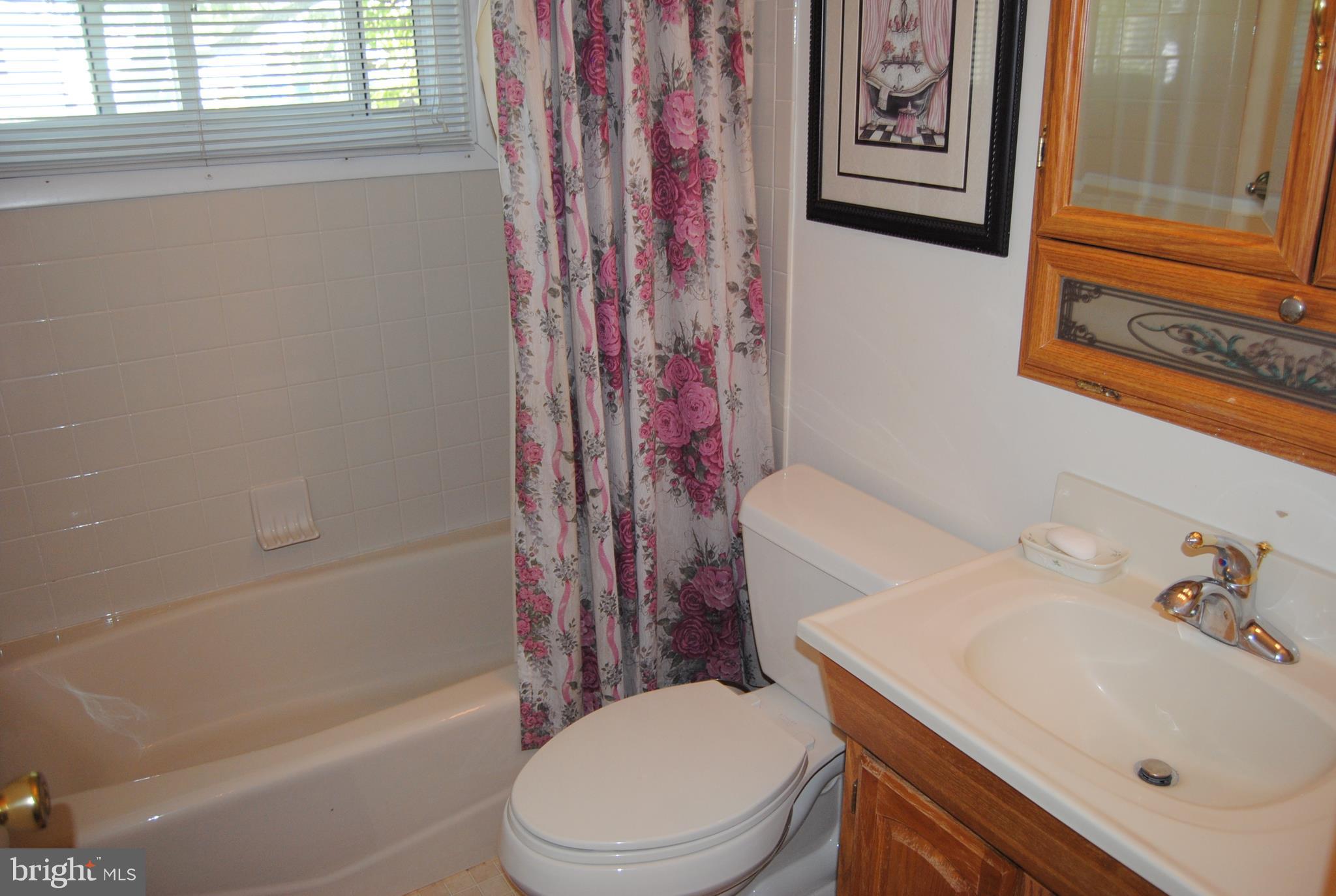 10 Valley Road Levittown, PA 19057 - Photo 22 of 34 Gallery Image 22