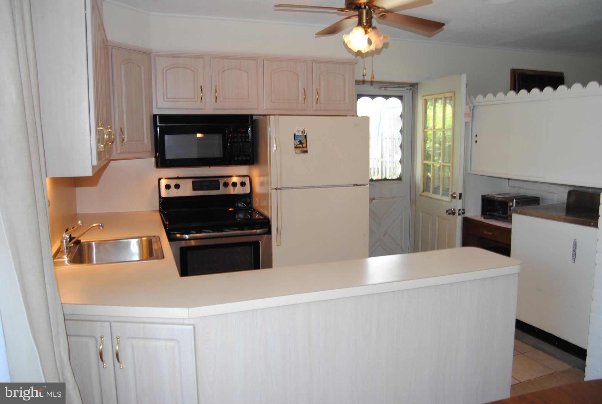 10 Valley Road Levittown, PA 19057 - Photo 5 of 34 Gallery Image 5