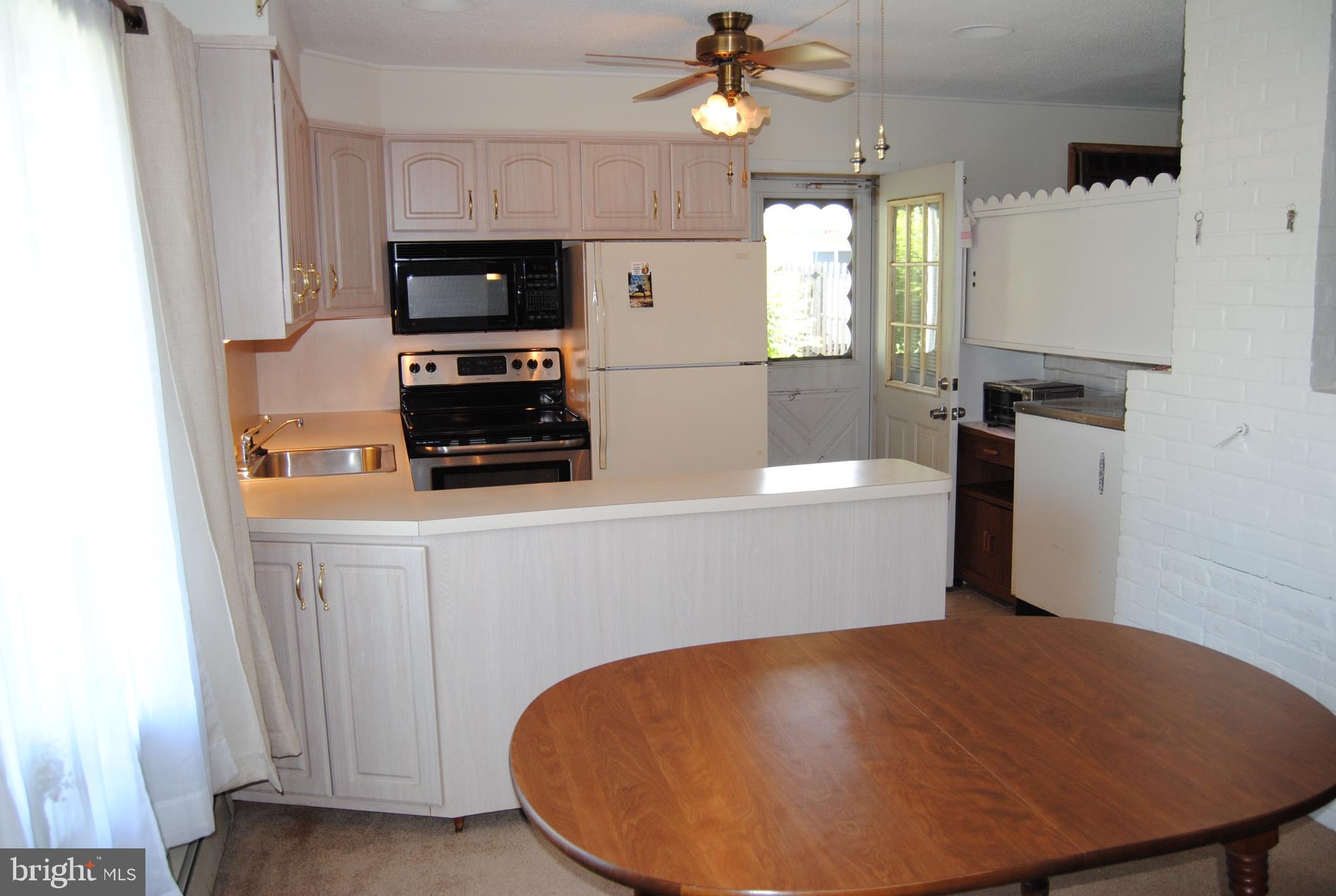 10 Valley Road Levittown, PA 19057 - Photo 8 of 34 Gallery Image 8