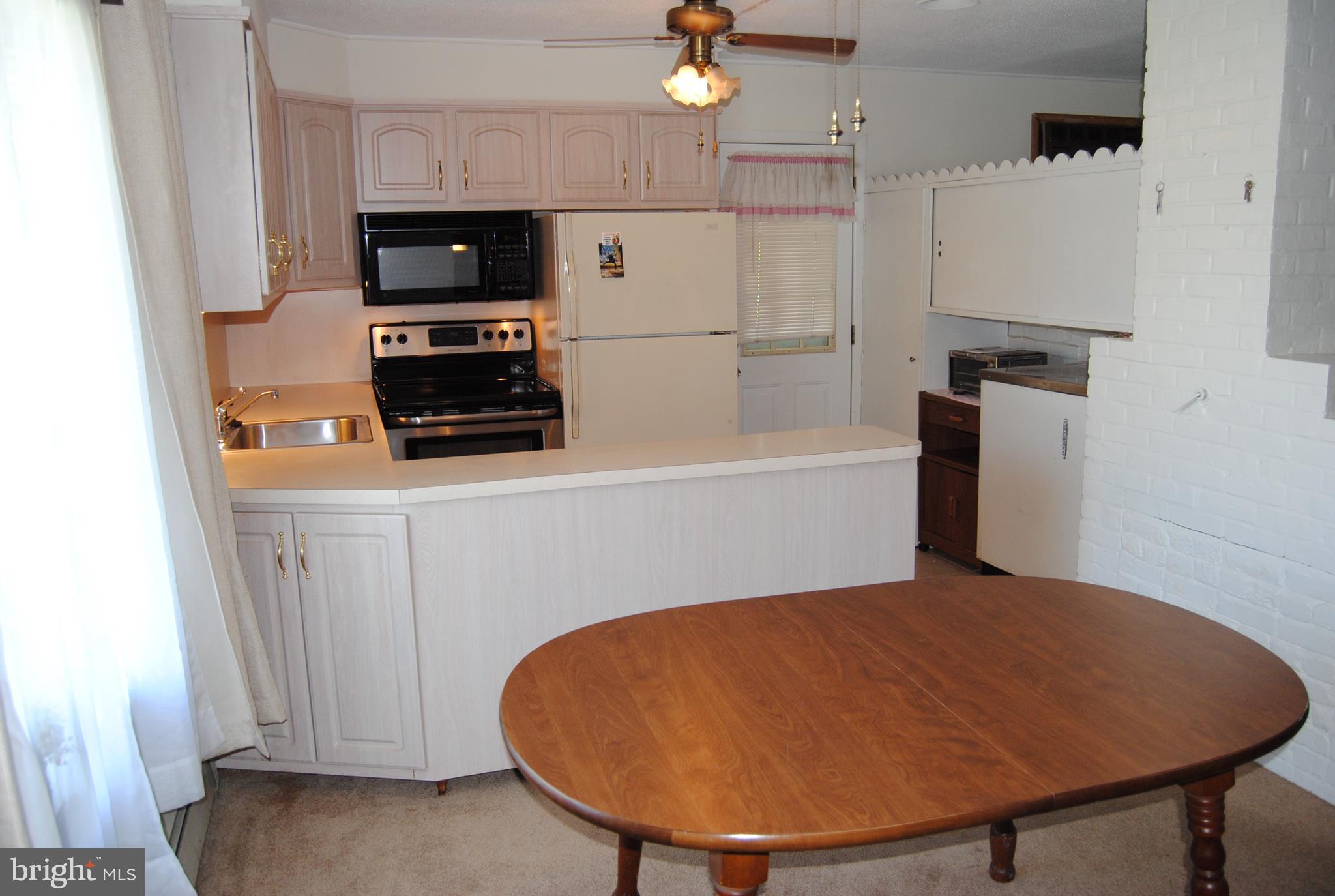 10 Valley Road Levittown, PA 19057 - Photo 9 of 34 Gallery Image 9