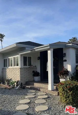 $1,750 | 19115 Bessemer Street, Tarzana, CA 91335