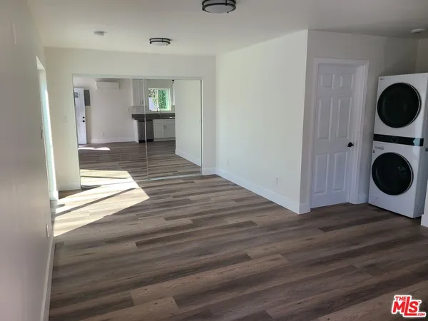 $1,750 | 19115 Bessemer Street, Tarzana, CA 91335