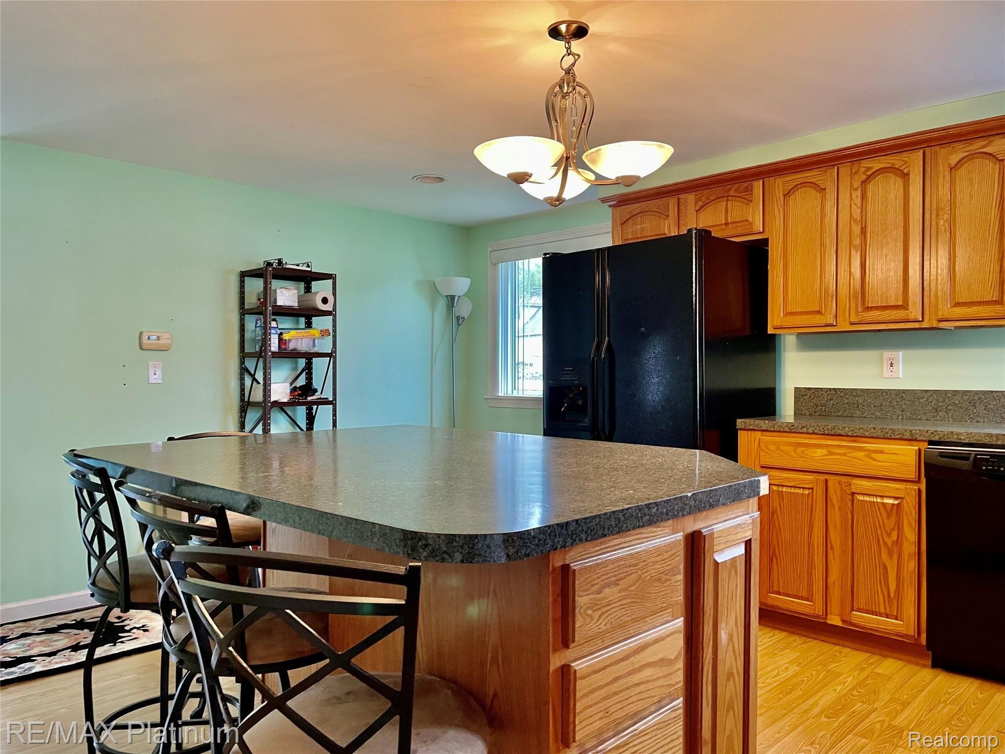 5819 Mabley Hill Road Fenton, MI 48430 - Photo 7 of 34 Kitchen