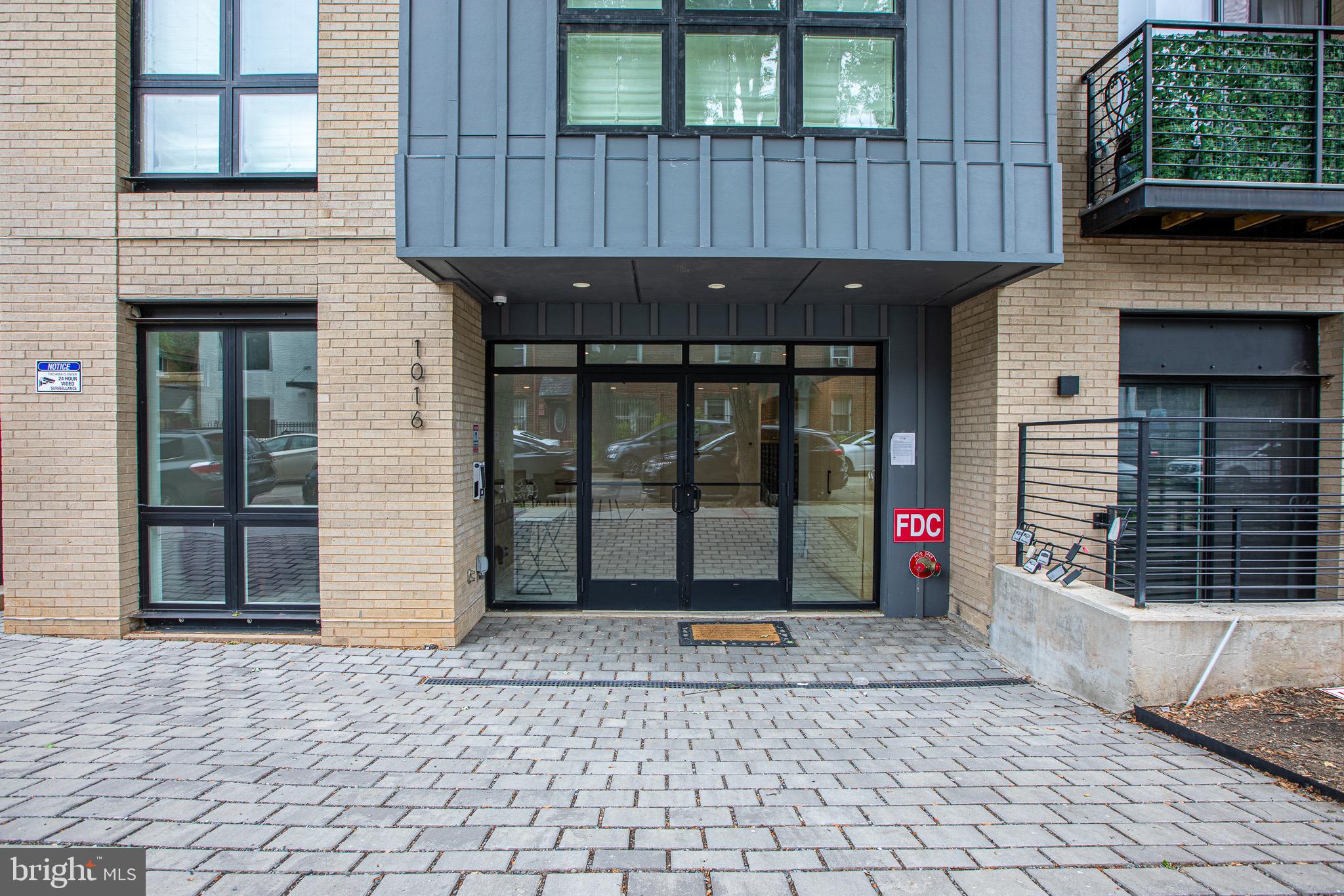 a view of a entrance of the house