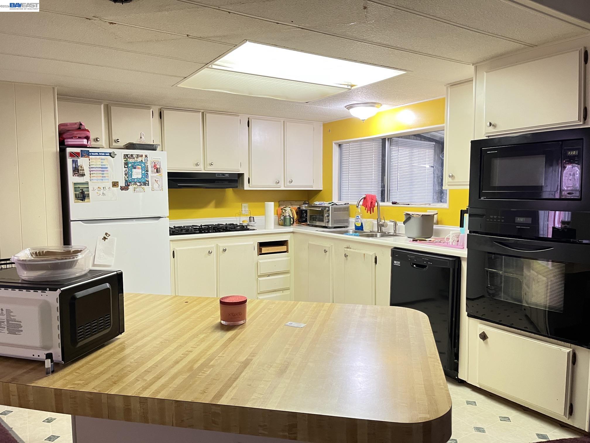 1345 Chelsea Way Hayward, CA 94544 - Photo 2 of 26