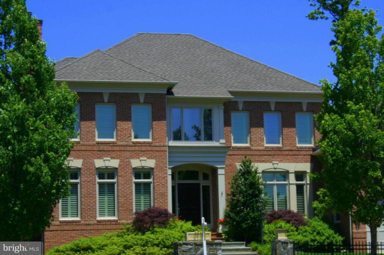 11108 Chessington Place Reston, VA 20194 - Photo 1 of 26 Exterior (Front)