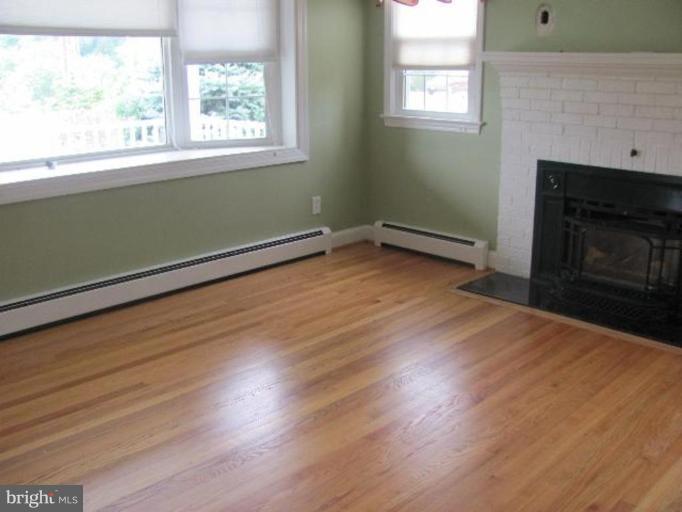 27012 Ridge Road Damascus, MD 20872 - Photo 5 of 18 Living Room #2