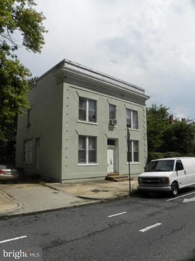 3849 Roland Avenue Baltimore, MD 21211 - Photo 10 of 12 Exterior (Front)