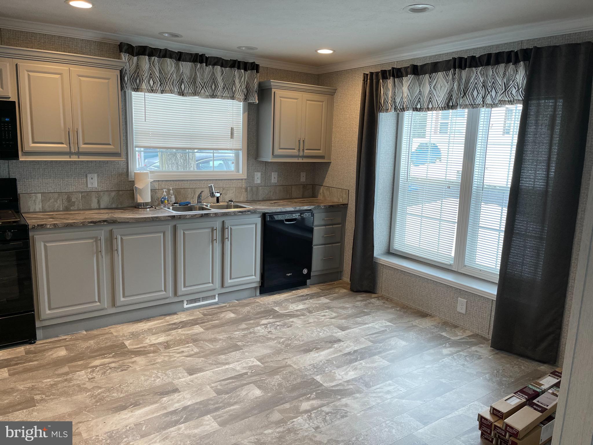 14 Jade Drive Lititz, PA 17543 - Photo 6 of 27 Gallery Image 6