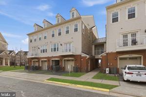 42577 Sunset Ridge Square Ashburn, VA 20148 - Photo 2 of 39