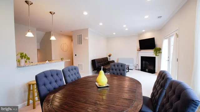 $575,000 | 42577 Sunset Ridge Square, Ashburn, VA 20148