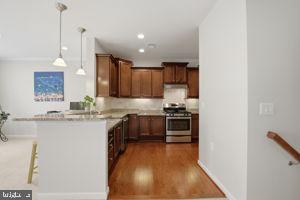 42577 Sunset Ridge Square Ashburn, VA 20148 - Photo 8 of 39