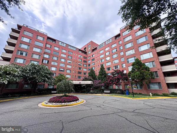 $1,693 | 1111 Arlington Boulevard, Unit 902, Arlington, VA 22209