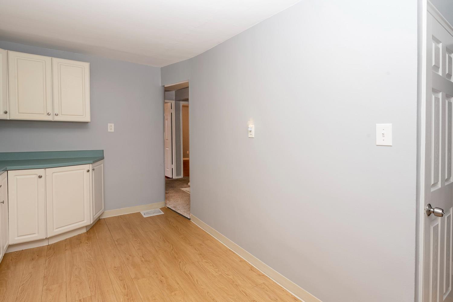 528 Roebling Road Cincinnati, OH 45238 - Photo 10 of 29