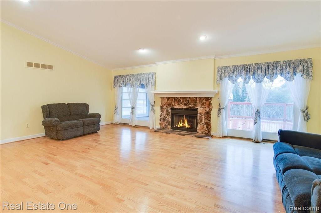 2051 Warrington Road Rochester Hills, MI 48307 - Photo 21 of 64