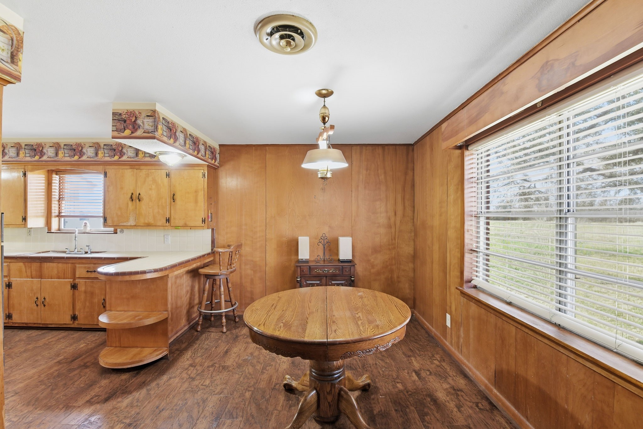 1839 West Henderson Road Angleton, TX 77515 - Photo 9 of 50