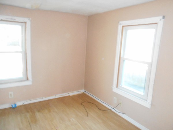102 Victoria Street Springfield, MA 01104 - Photo 13 of 19 Gallery Image 13