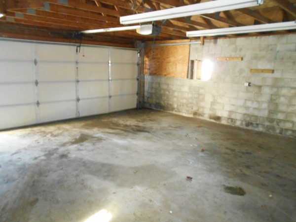 102 Victoria Street Springfield, MA 01104 - Photo 2 of 19 Gallery Image 2