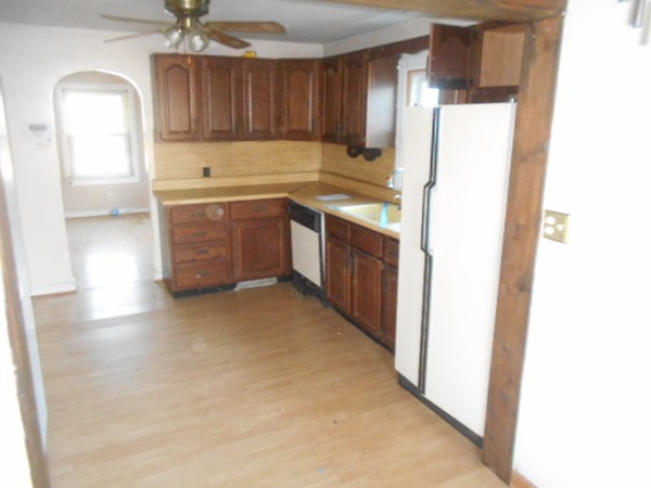 102 Victoria Street Springfield, MA 01104 - Photo 6 of 19 Gallery Image 6