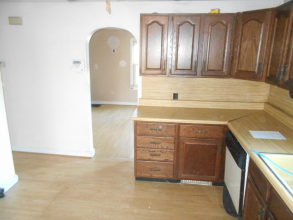 102 Victoria Street Springfield, MA 01104 - Photo 7 of 19 Gallery Image 7