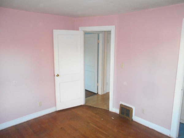 102 Victoria Street Springfield, MA 01104 - Photo 10 of 19 Gallery Image 10