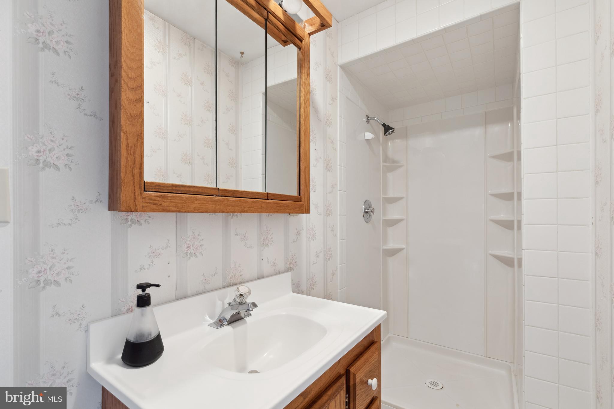22 Walkern Road Essex, MD 21221 - Photo 16 of 58 Gallery Image 16