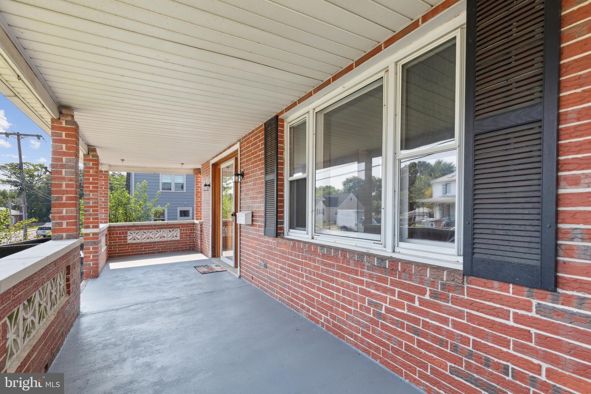 22 Walkern Road Essex, MD 21221 - Photo 5 of 58 Gallery Image 5