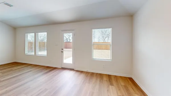 $1,899 | 3314 Pat Mayse Drive, Farmersville, TX 75442