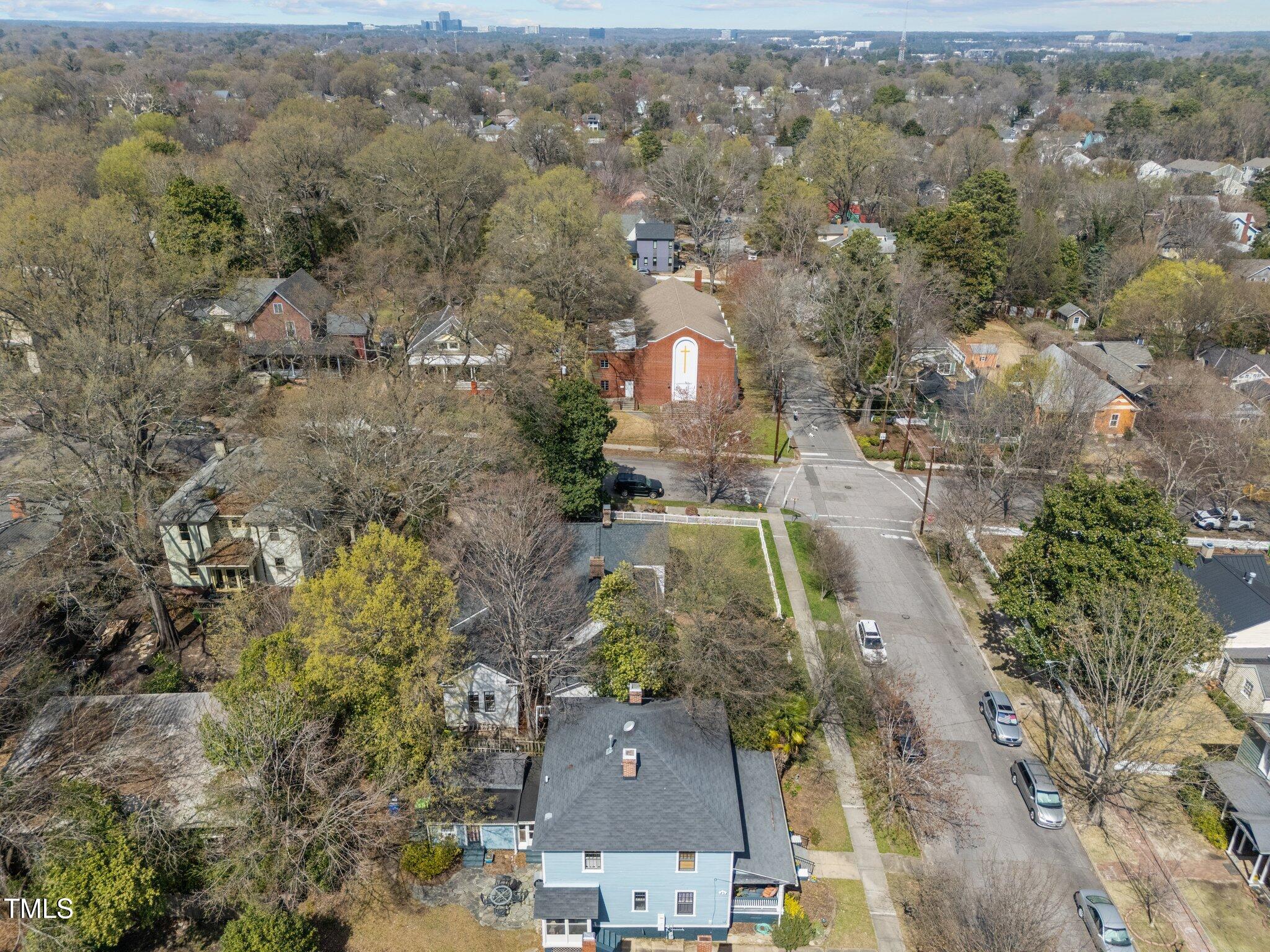 417 Elm Street Raleigh, NC 27604 - Photo 49 of 54 49-web-or-mls-DJI_20250319141445_0722_D