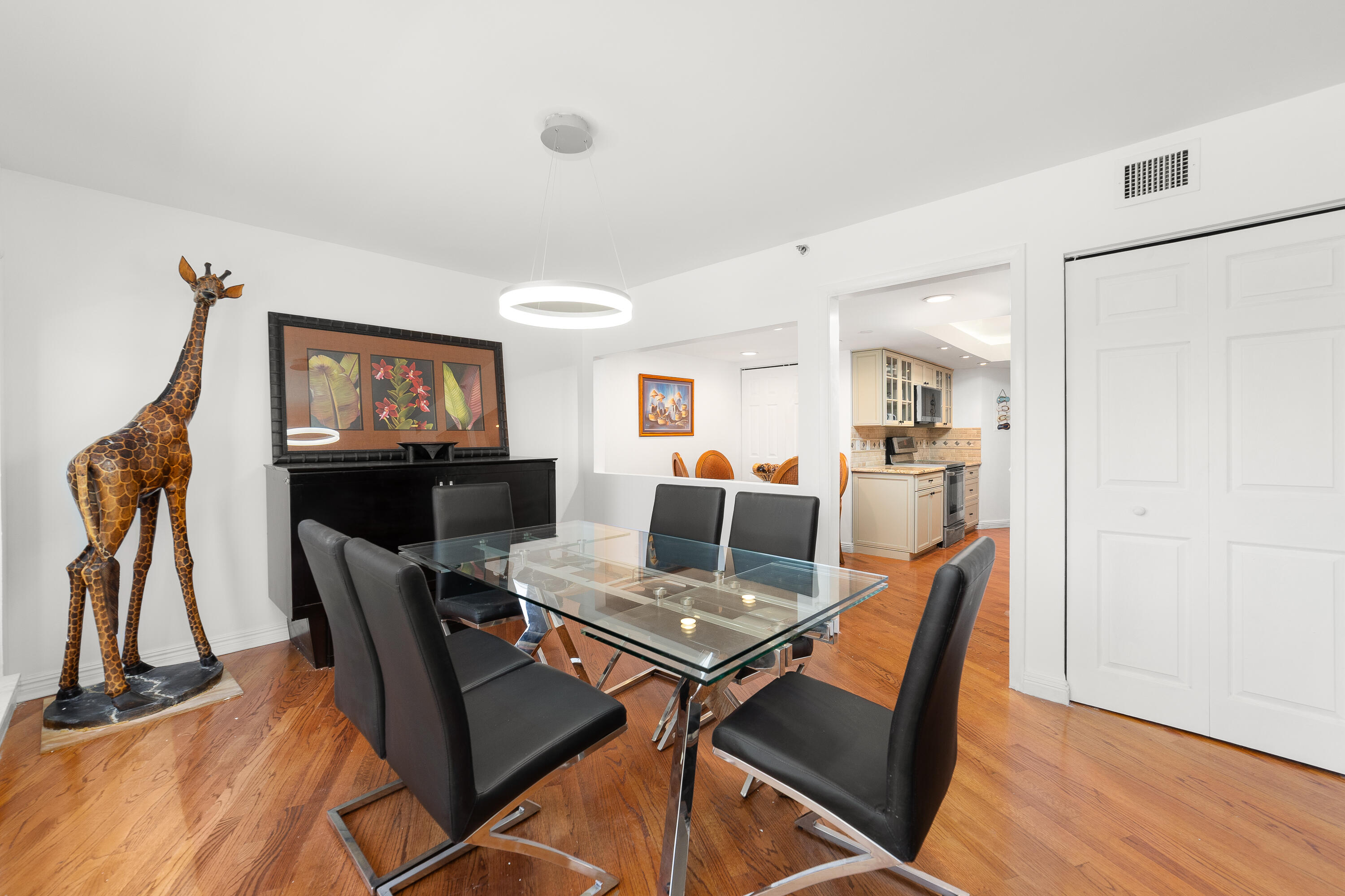 4301 North Ocean Boulevard, Unit 203 Boca Raton, FL 33431 - Photo 10 of 56 Dining area