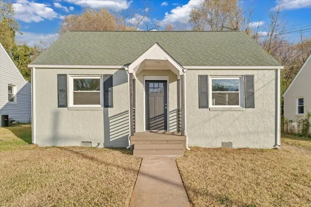 a view of house with a outdoor space