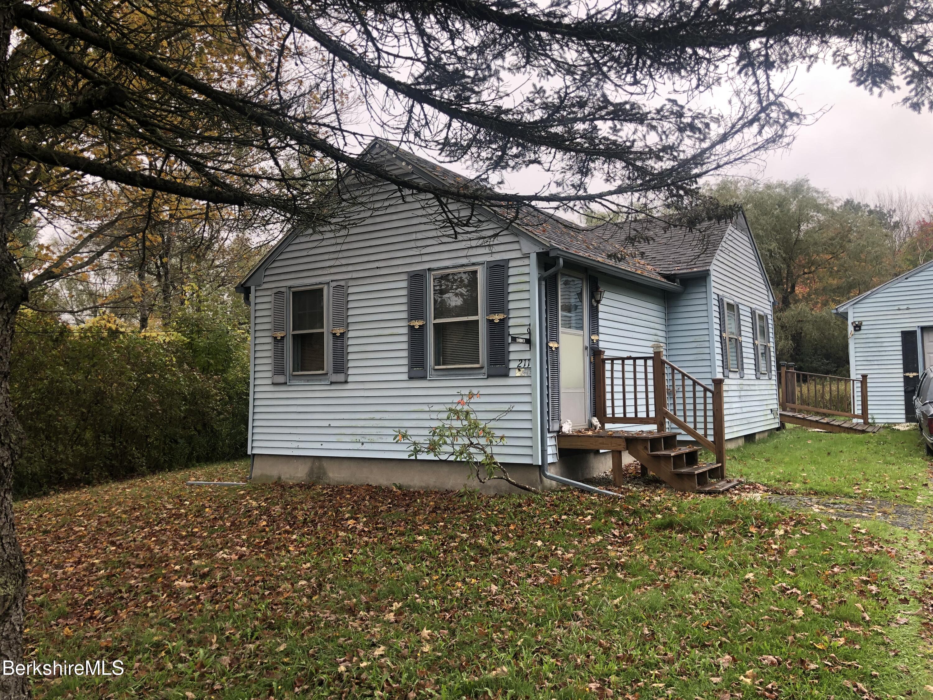 211 Robinson Road Hinsdale, MA 01235 - Photo 2 of 15 Robinson Rd.