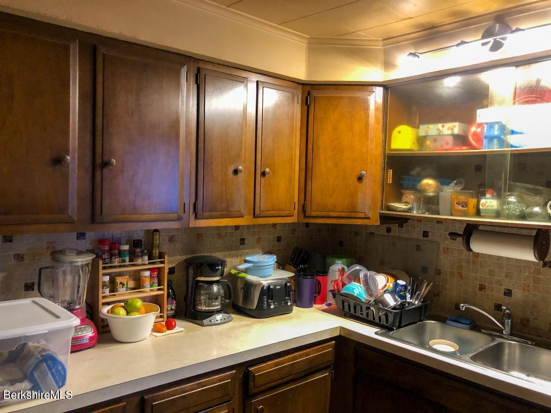 211 Robinson Road Hinsdale, MA 01235 - Photo 4 of 15 kitchen3