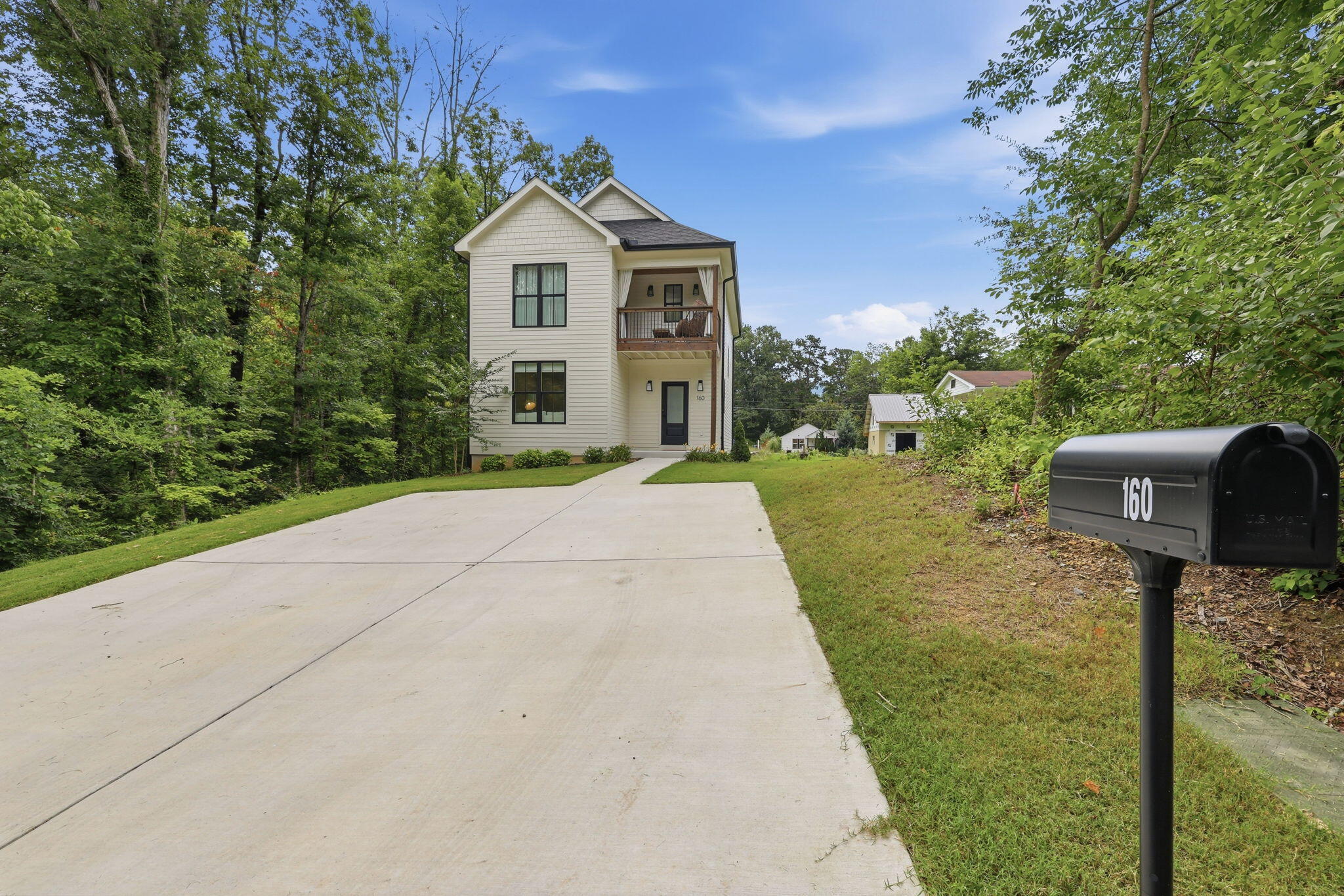 7-web-or-mls-160-dower-rd