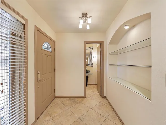 $825,000 | 6515 Ridgeview Circle, Dallas, TX 75240