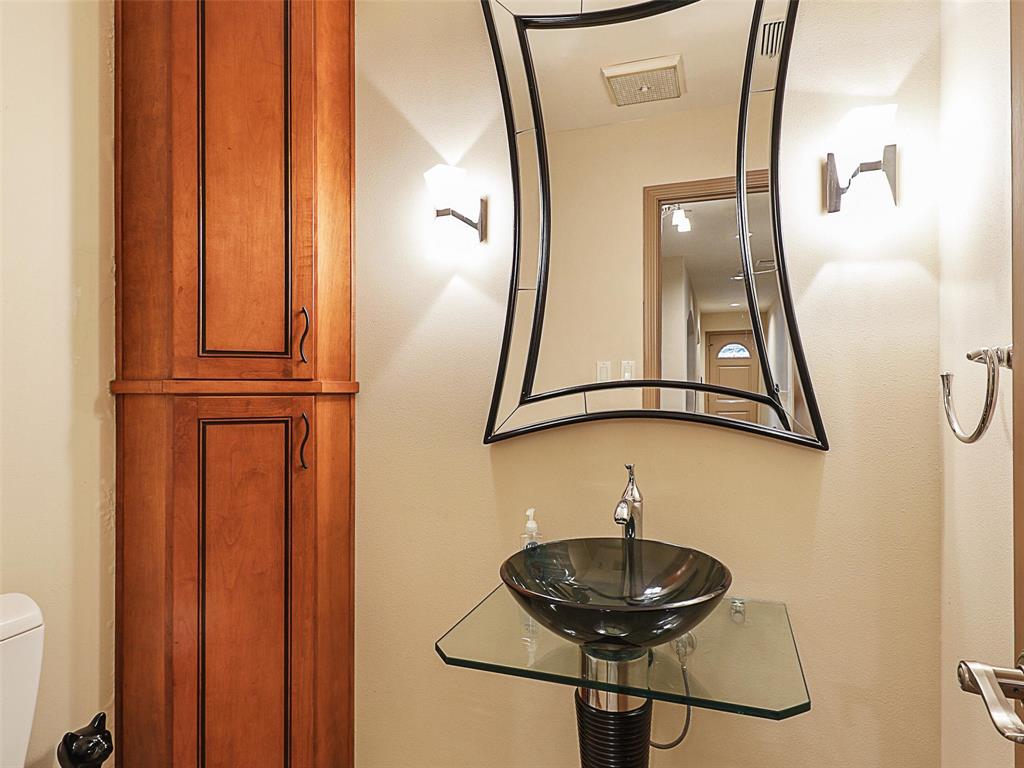 6515 Ridgeview Circle Dallas, TX 75240 - Photo 3 of 37