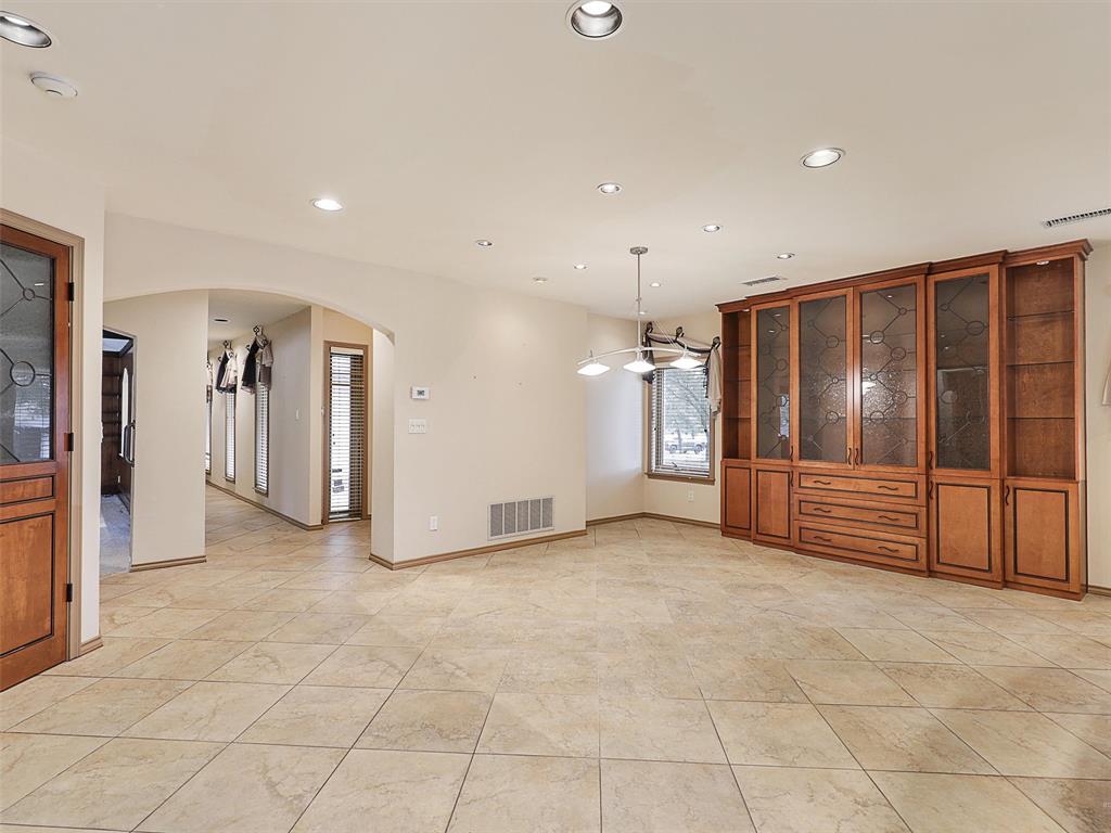 6515 Ridgeview Circle Dallas, TX 75240 - Photo 5 of 37