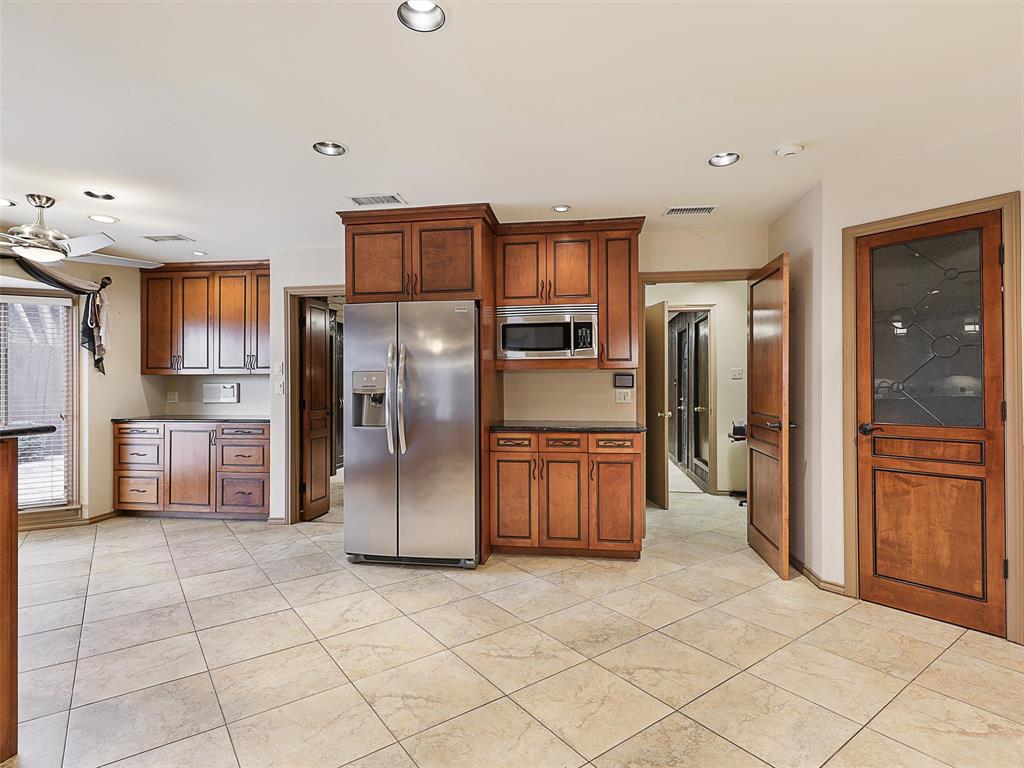 6515 Ridgeview Circle Dallas, TX 75240 - Photo 7 of 37