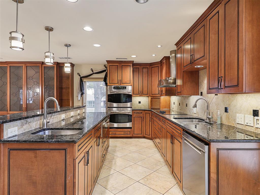 6515 Ridgeview Circle Dallas, TX 75240 - Photo 10 of 37