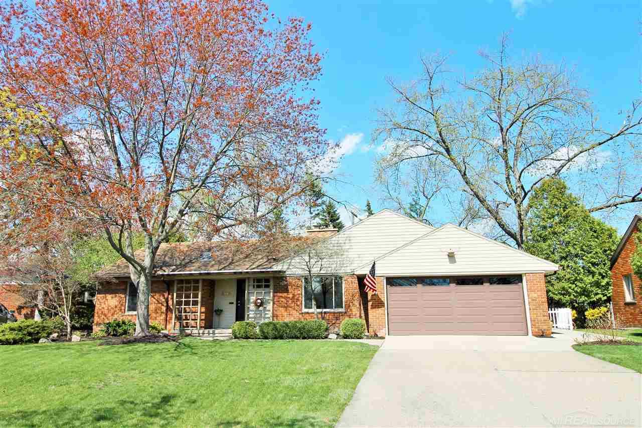 430 Barclay Road Grosse Pointe Farms, MI 48236 - Photo 1 of 40