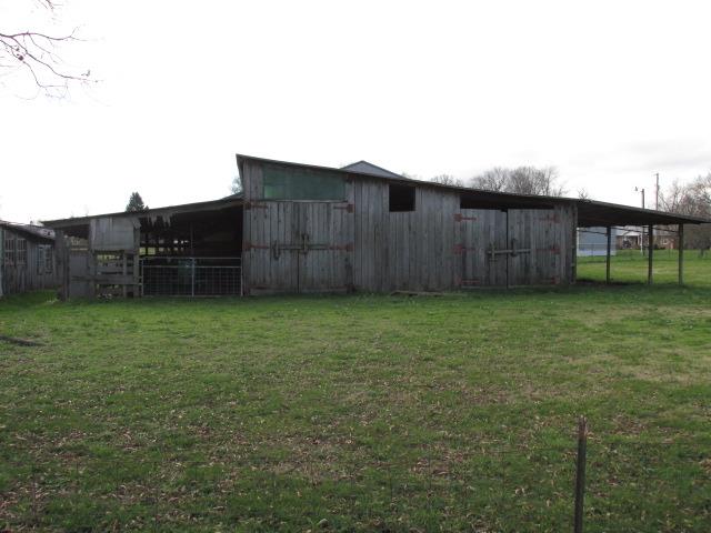 1384 Bailey Road Hillsboro, TN 37342 - Photo 3 of 20 Still more storage areas!