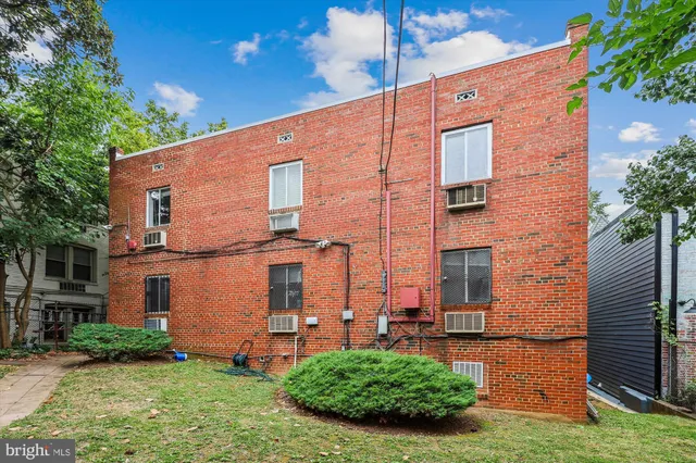 $350,000 | 513 12th Street Northeast, Unit 3, Washington, DC 20002