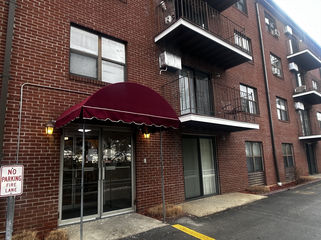 10 Wrentham Road, Unit 204 Worcester, MA 01602 - Photo 1 of 17