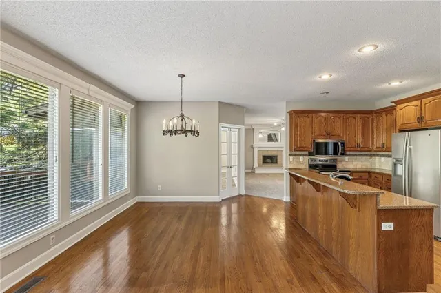 $660,000 | 11902 West 131st Terrace, Overland Park, KS 66213