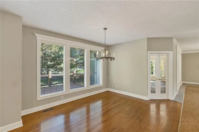 $660,000 | 11902 West 131st Terrace, Overland Park, KS 66213