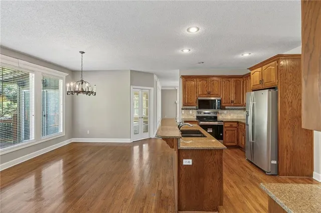 $660,000 | 11902 West 131st Terrace, Overland Park, KS 66213