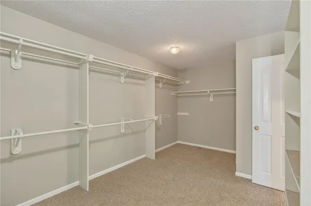 $660,000 | 11902 West 131st Terrace, Overland Park, KS 66213