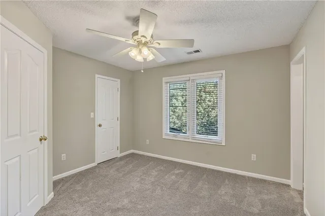 $660,000 | 11902 West 131st Terrace, Overland Park, KS 66213