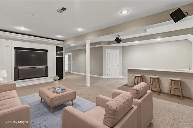 $660,000 | 11902 West 131st Terrace, Overland Park, KS 66213