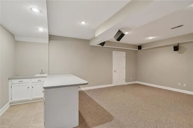 $660,000 | 11902 West 131st Terrace, Overland Park, KS 66213